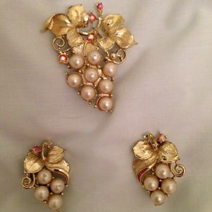 1950's Vintage Brooch and Clip on Earrings